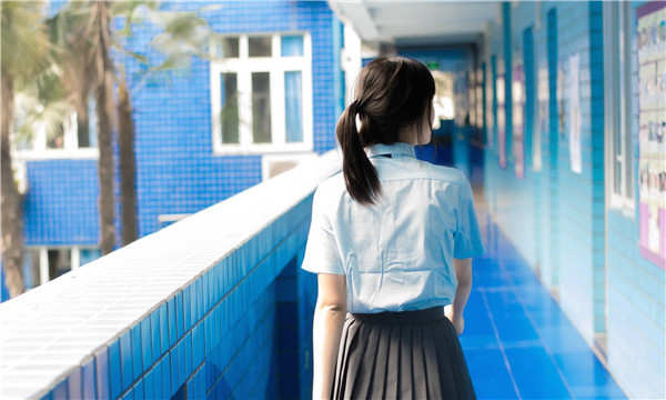 马尔康如何找到一个可以帮助我生孩子的女人？